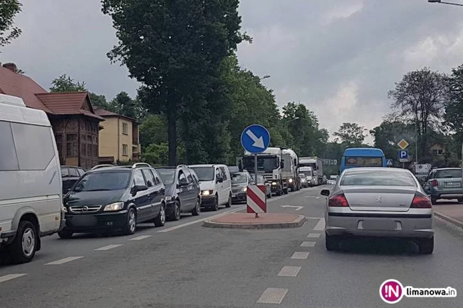 Ogromne korki na 'krajówce' w Limanowej - zdjęcie 2