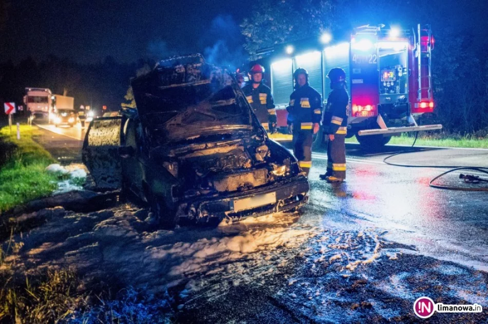 Volvo stanęło w płomieniach, na szczęście nikt nie ucierpiał - zdjęcie 4