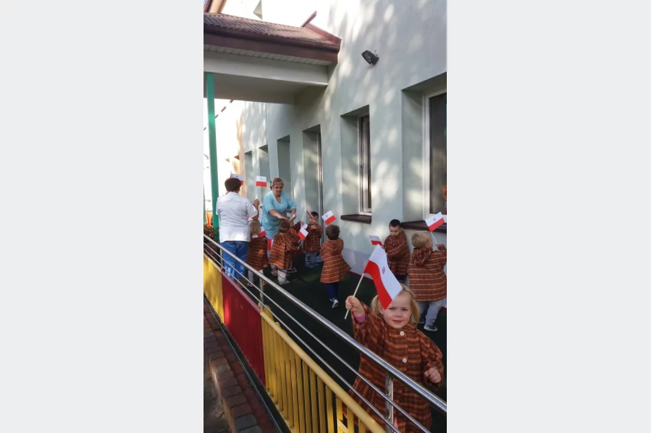 Nauka patriotyzmu w żłobku - zdjęcie 12