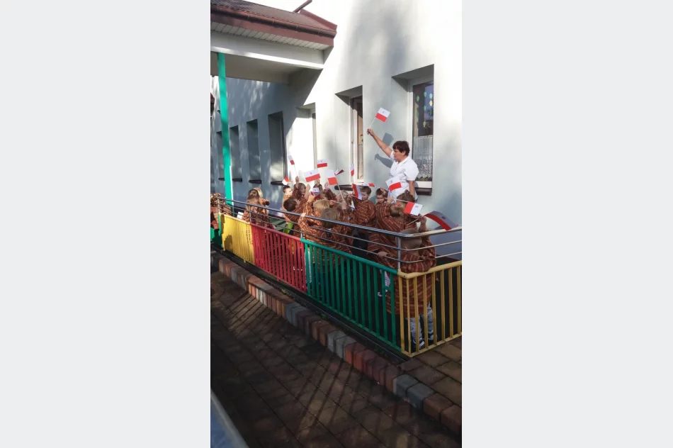 Nauka patriotyzmu w żłobku - zdjęcie 18