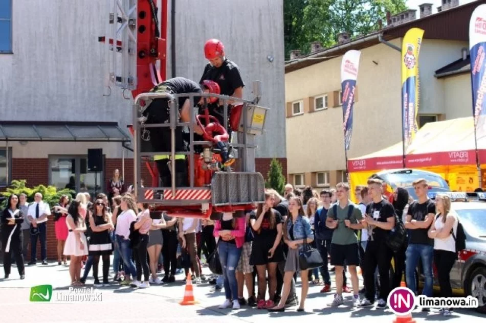Młodzież z kilkunastu szkół w 'Zrywie Wolnych Serc' - zdjęcie 4