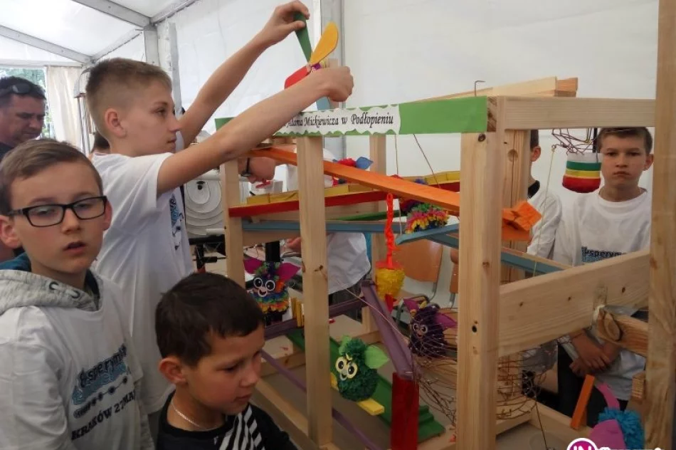 Uczniowie przeprowadzili „eksperyment łańcuchowy” i otrzymali wyróżnienie (wideo) - zdjęcie 4