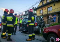 Kobieta próbowała zatrzymać staczający się pojazd - zdjęcie główne