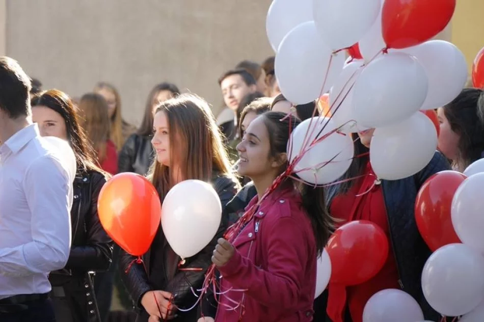 W setną rocznicę posadzili dąb - zdjęcie 2
