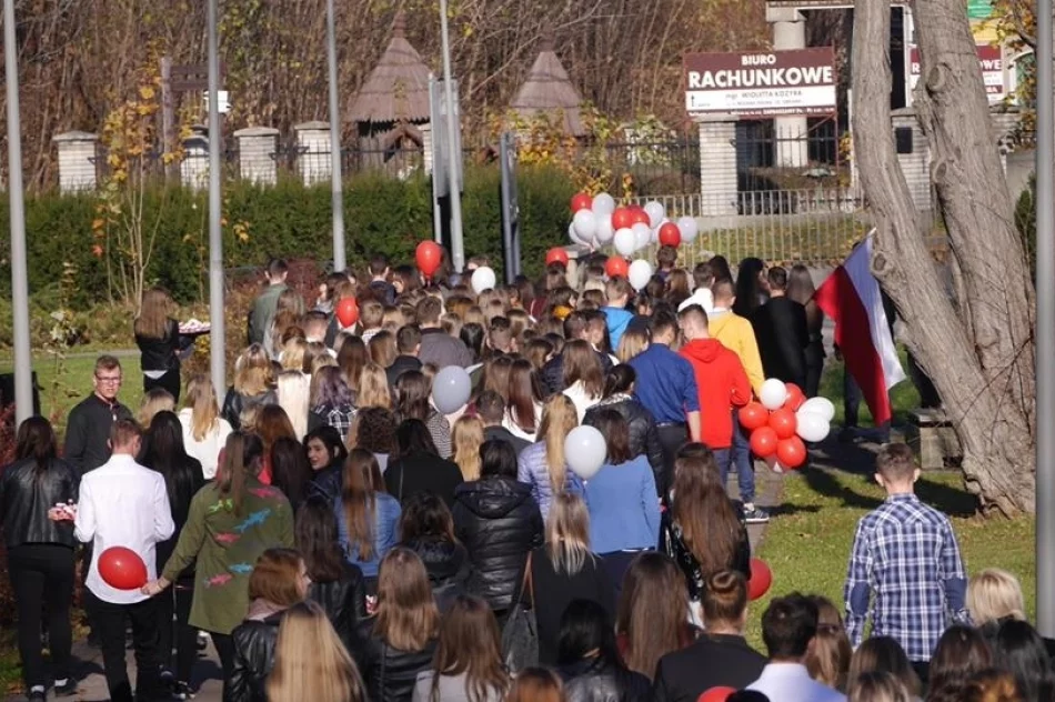 W setną rocznicę posadzili dąb - zdjęcie 3