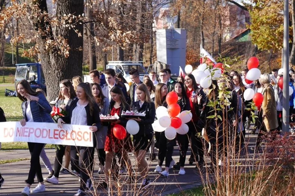W setną rocznicę posadzili dąb - zdjęcie 5