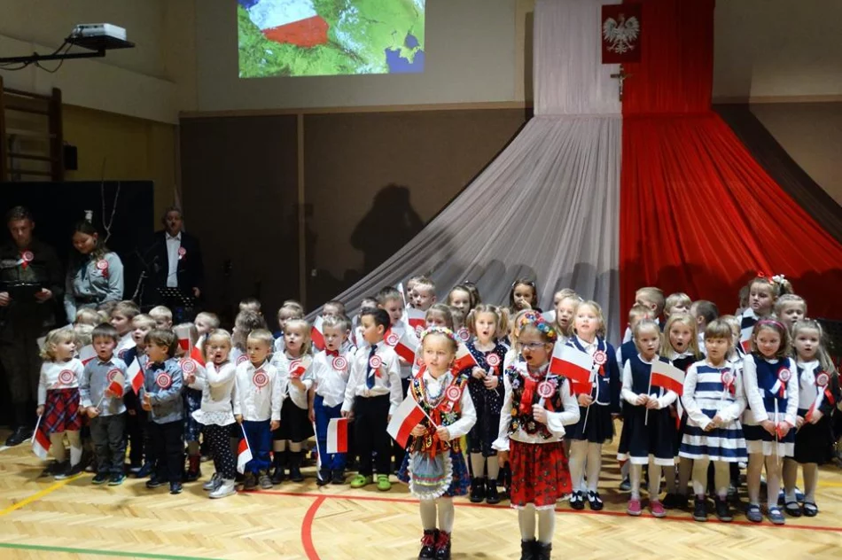 Uczcili pamięć i świętowali śpiewem - zdjęcie 6