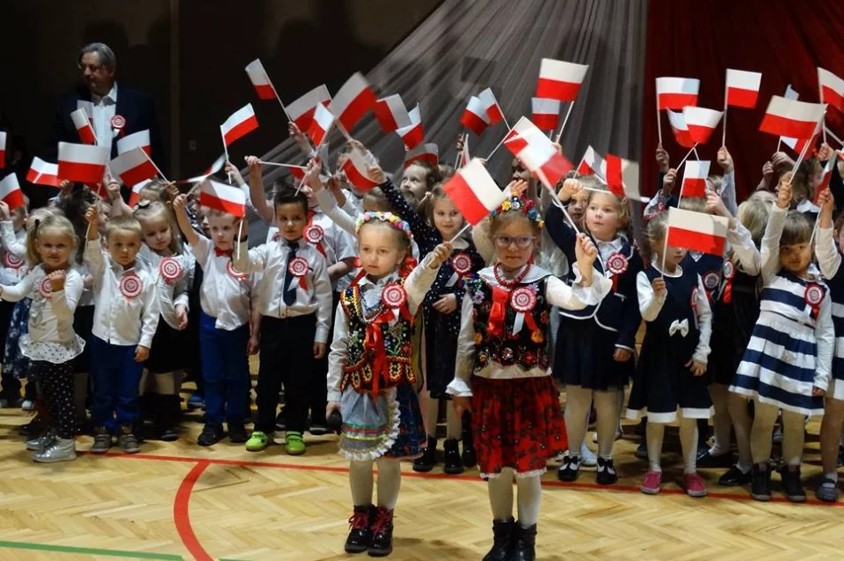 Uczcili pamięć i świętowali śpiewem - zdjęcie 9