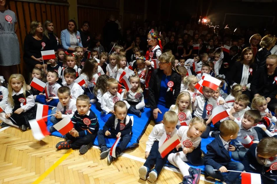 Uczcili pamięć i świętowali śpiewem - zdjęcie 13