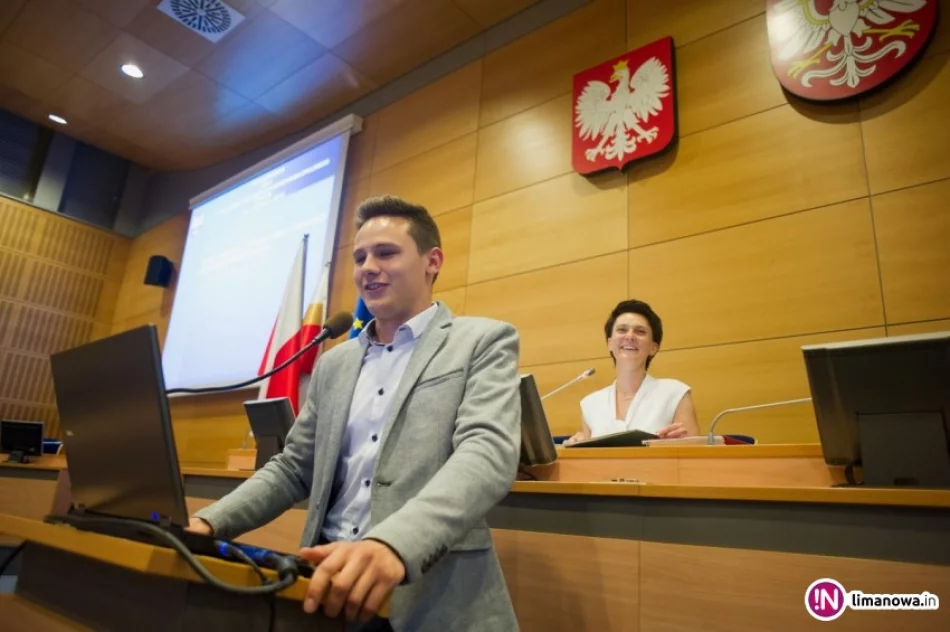 Pierwsze posiedzenie Sejmiku Dzieci i Młodzieży. Reprezentacja Limanowszczyzny w prezydium i zarządzie - zdjęcie 2