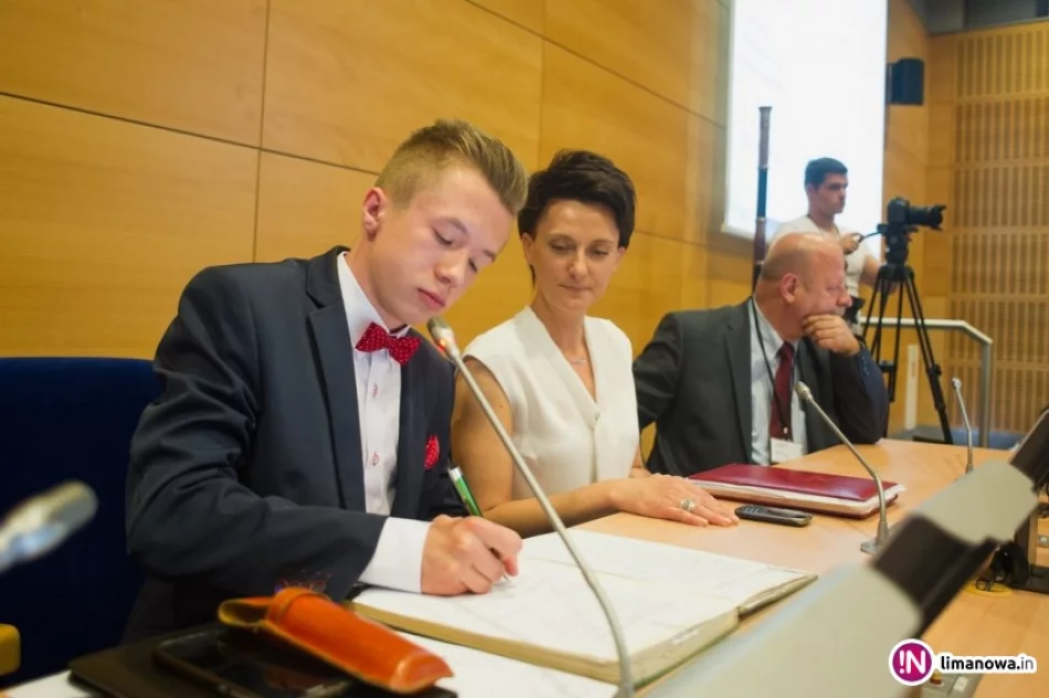 Pierwsze posiedzenie Sejmiku Dzieci i Młodzieży. Reprezentacja Limanowszczyzny w prezydium i zarządzie - zdjęcie 4