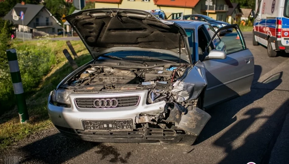 Audi zderzyło się z VW. Jedna osoba trafiła do szpitala - zdjęcie 1