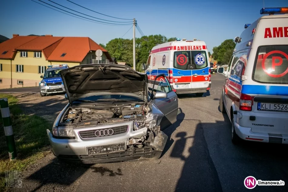Audi zderzyło się z VW. Jedna osoba trafiła do szpitala - zdjęcie 3
