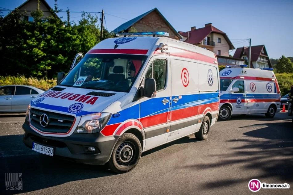 Audi zderzyło się z VW. Jedna osoba trafiła do szpitala - zdjęcie 4