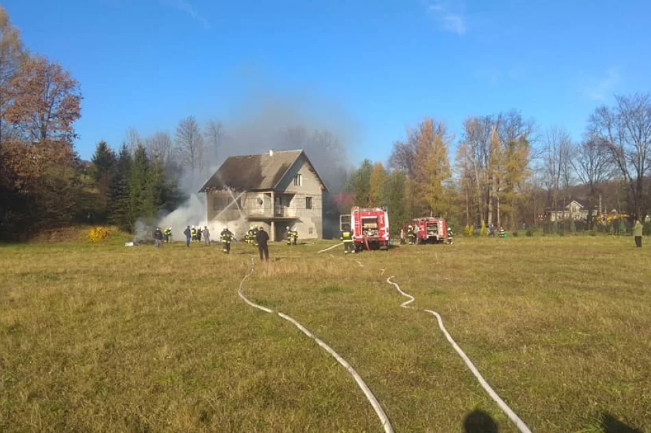 Strażacy ugasili pożar niezamieszkałego budynku - zdjęcie 6