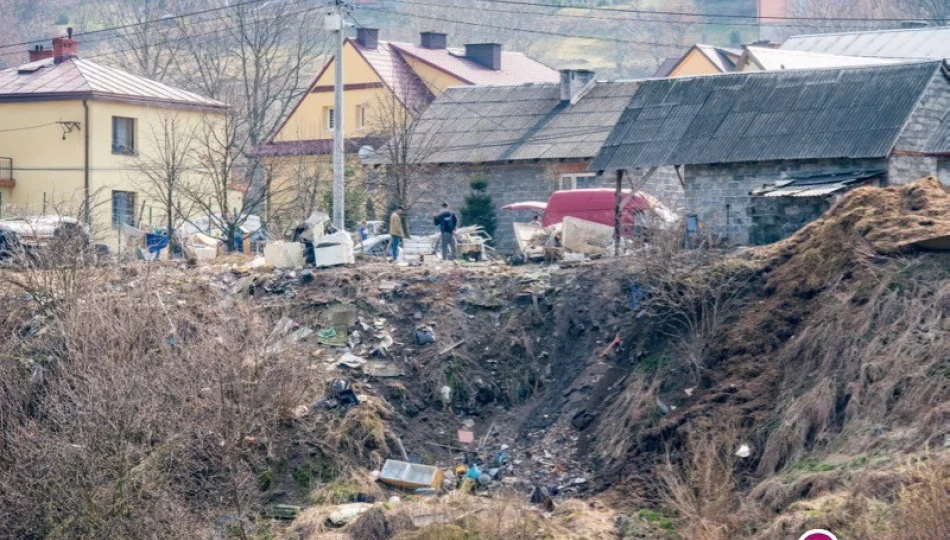 Romowie chcieliby posprzątać, ale nie mają kontenera - zdjęcie 1