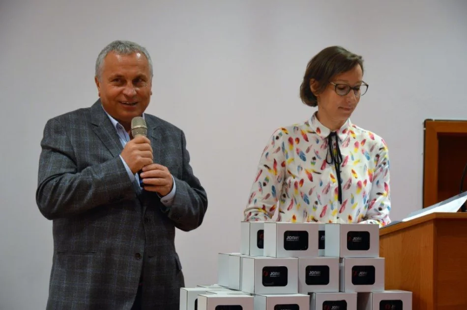 Konkurs plastyczny „Anioł Bożego Narodzenia” - zdjęcie 6