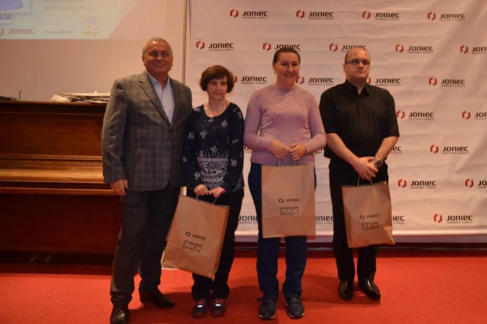 Konkurs plastyczny „Anioł Bożego Narodzenia” - zdjęcie 8