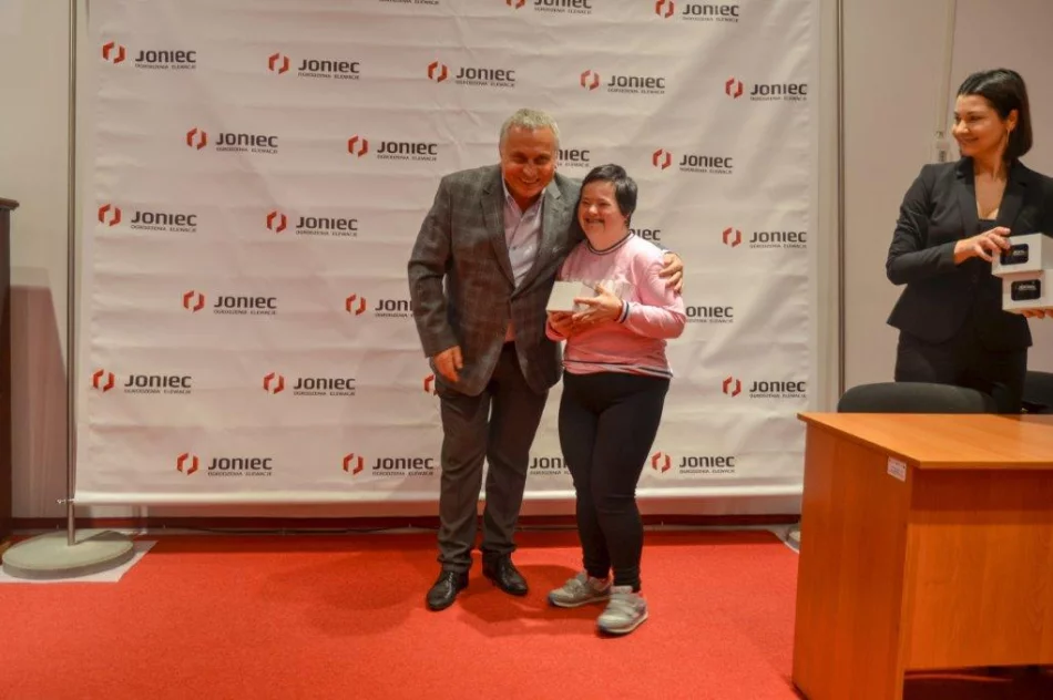 Konkurs plastyczny „Anioł Bożego Narodzenia” - zdjęcie 12