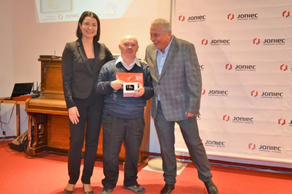 Konkurs plastyczny „Anioł Bożego Narodzenia” - zdjęcie 13