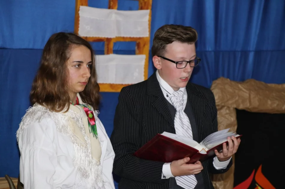 Uroczysta wieczornica patriotyczna - zdjęcie 2