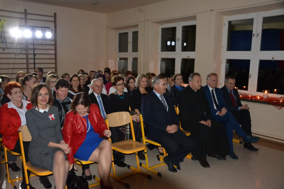 Uroczysta wieczornica patriotyczna - zdjęcie 7