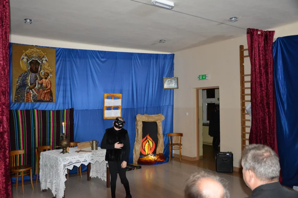 Uroczysta wieczornica patriotyczna - zdjęcie 8