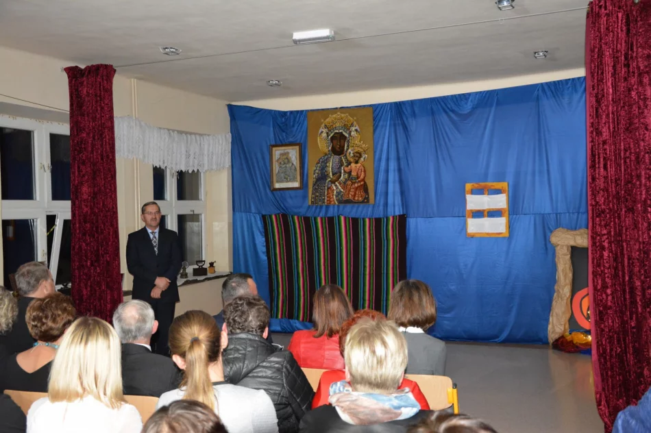 Uroczysta wieczornica patriotyczna - zdjęcie 17