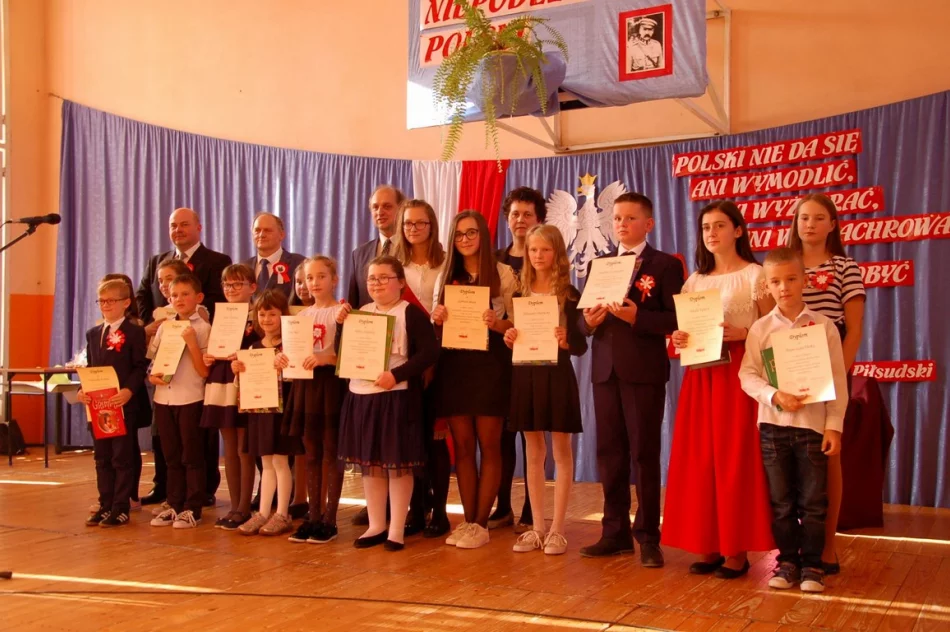 100-lecie Odzyskania Niepodległości upamiętniono w Szkole Podstawowej nr 2 w Starej Wsi - zdjęcie 3