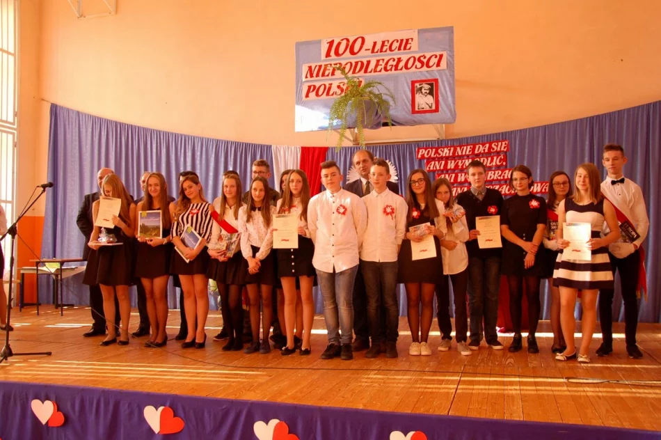 100-lecie Odzyskania Niepodległości upamiętniono w Szkole Podstawowej nr 2 w Starej Wsi - zdjęcie 4