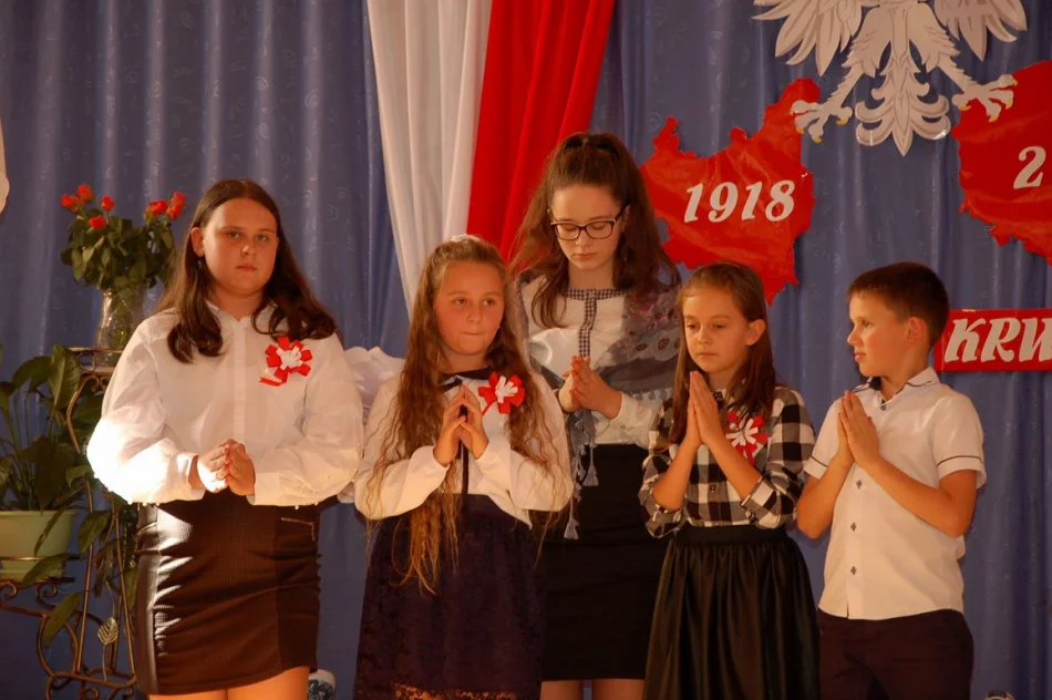 100-lecie Odzyskania Niepodległości upamiętniono w Szkole Podstawowej nr 2 w Starej Wsi - zdjęcie 15