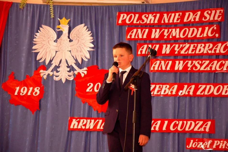 100-lecie Odzyskania Niepodległości upamiętniono w Szkole Podstawowej nr 2 w Starej Wsi - zdjęcie 19