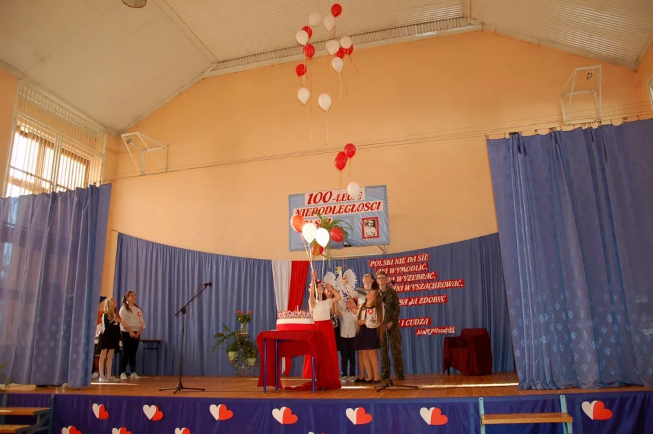 100-lecie Odzyskania Niepodległości upamiętniono w Szkole Podstawowej nr 2 w Starej Wsi - zdjęcie 20