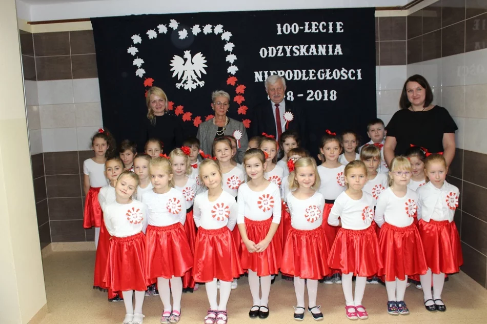 Uroczysta akademia z okazji 100-lecia odzyskania przez Polskę Niepodległości - zdjęcie 2