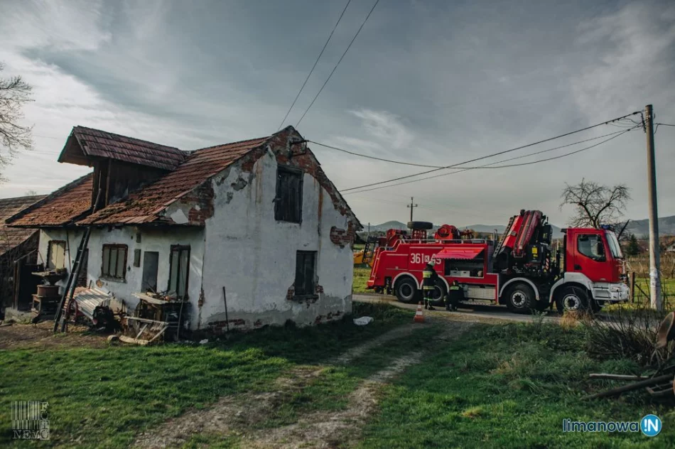 Specjalistyczny holownik wyciągał samochód OSP - zdjęcie 11