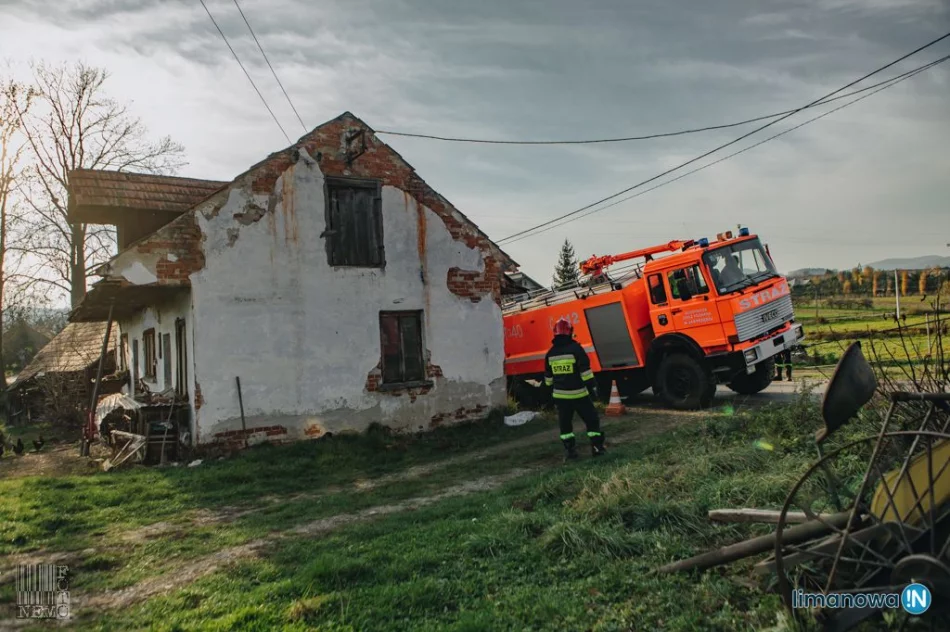 Specjalistyczny holownik wyciągał samochód OSP - zdjęcie 17