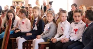 Uczniowie z Wysokiego uczcili setną rocznicę oddzyskania niepodległości przez Polskę  - zdjęcie 2