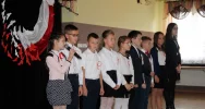 Uczniowie z Wysokiego uczcili setną rocznicę oddzyskania niepodległości przez Polskę  - zdjęcie 4