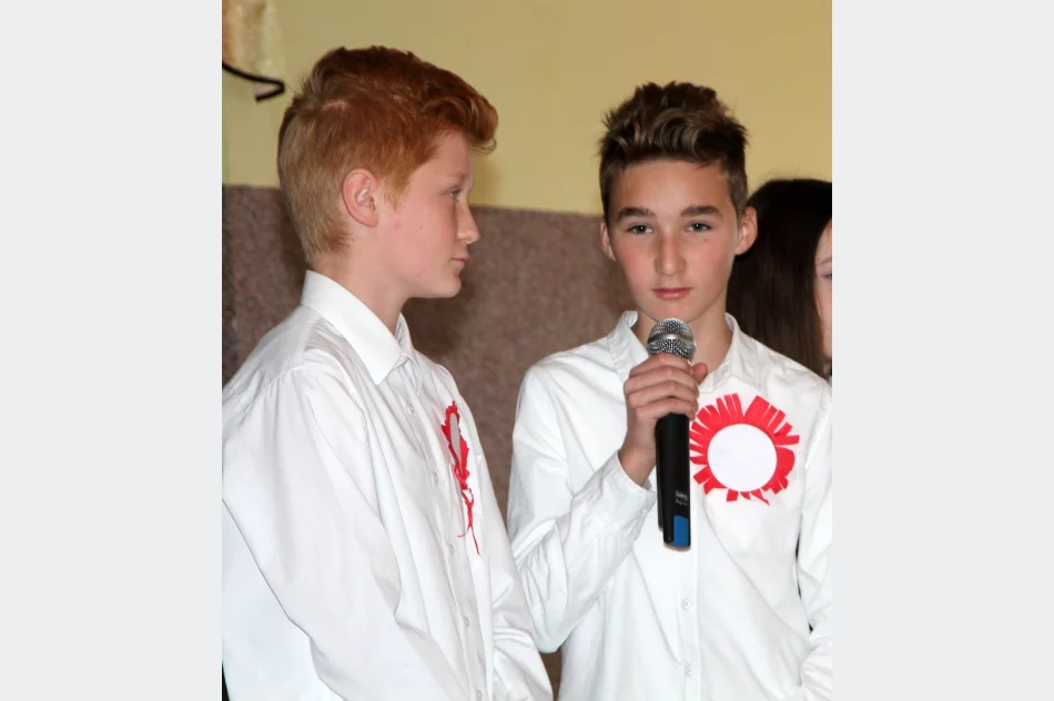 Uczniowie z Wysokiego uczcili setną rocznicę oddzyskania niepodległości przez Polskę  - zdjęcie 20