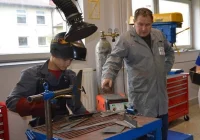 Absolwenci zdobywają dodatkowe kwalifikacje - zdjęcie główne