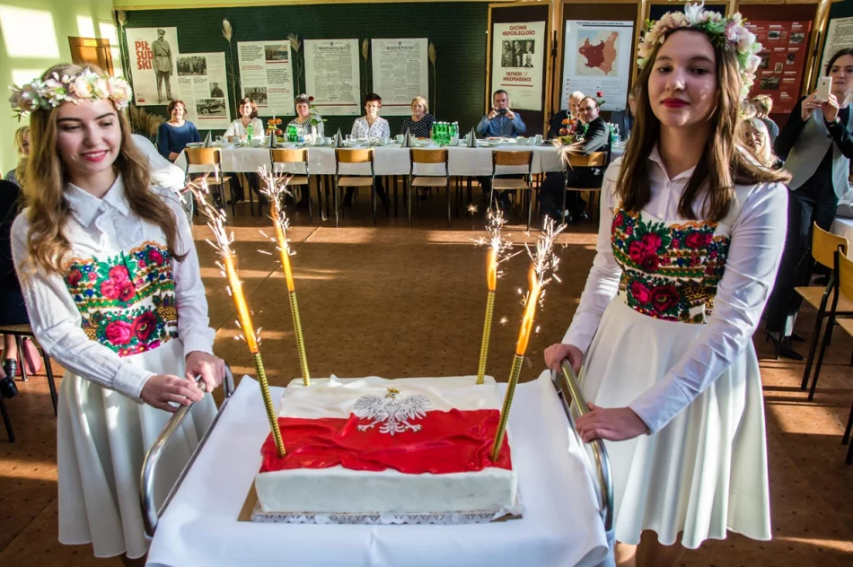 50. rocznica nadania szkole imienia i 100-lecie odzyskania przez Polskę niepodległości - zdjęcie 7