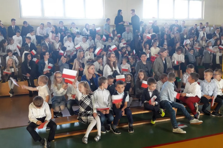 „Była, Jest, Będzie” – obchody 100 rocznicy Odzyskania Niepodległości Polski w szkole w Mordarce  - zdjęcie 2