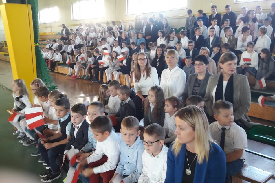 „Była, Jest, Będzie” – obchody 100 rocznicy Odzyskania Niepodległości Polski w szkole w Mordarce  - zdjęcie 3