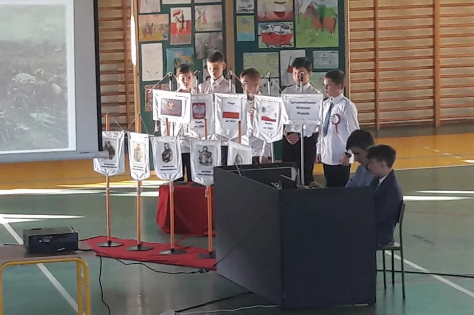 „Była, Jest, Będzie” – obchody 100 rocznicy Odzyskania Niepodległości Polski w szkole w Mordarce  - zdjęcie 15