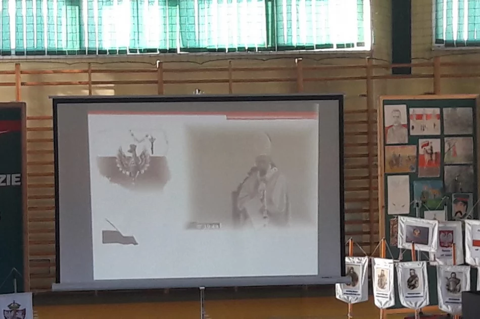 „Była, Jest, Będzie” – obchody 100 rocznicy Odzyskania Niepodległości Polski w szkole w Mordarce  - zdjęcie 17