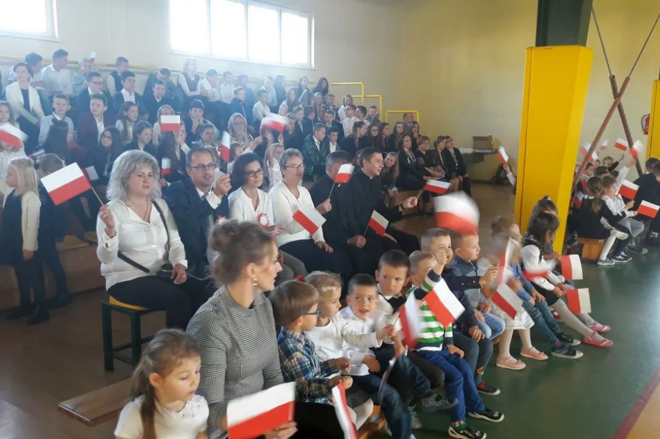 „Była, Jest, Będzie” – obchody 100 rocznicy Odzyskania Niepodległości Polski w szkole w Mordarce  - zdjęcie 18