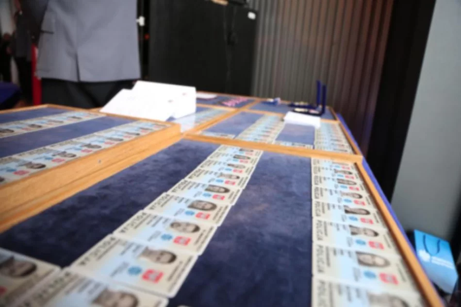 W limanowskiej policji służbę rozpoczyna 4 nowych funkcjonariuszy - zdjęcie 3