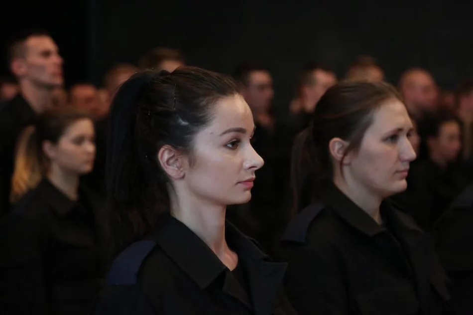 W limanowskiej policji służbę rozpoczyna 4 nowych funkcjonariuszy - zdjęcie 6