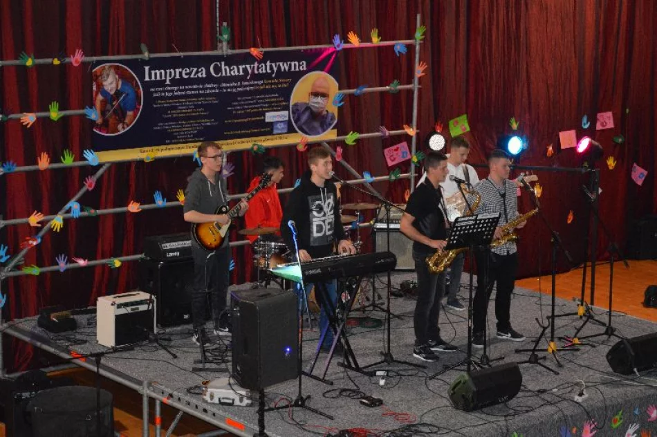 Zagrali dla Konrada – wielki koncert charytatywny w ZSTI - zdjęcie 15