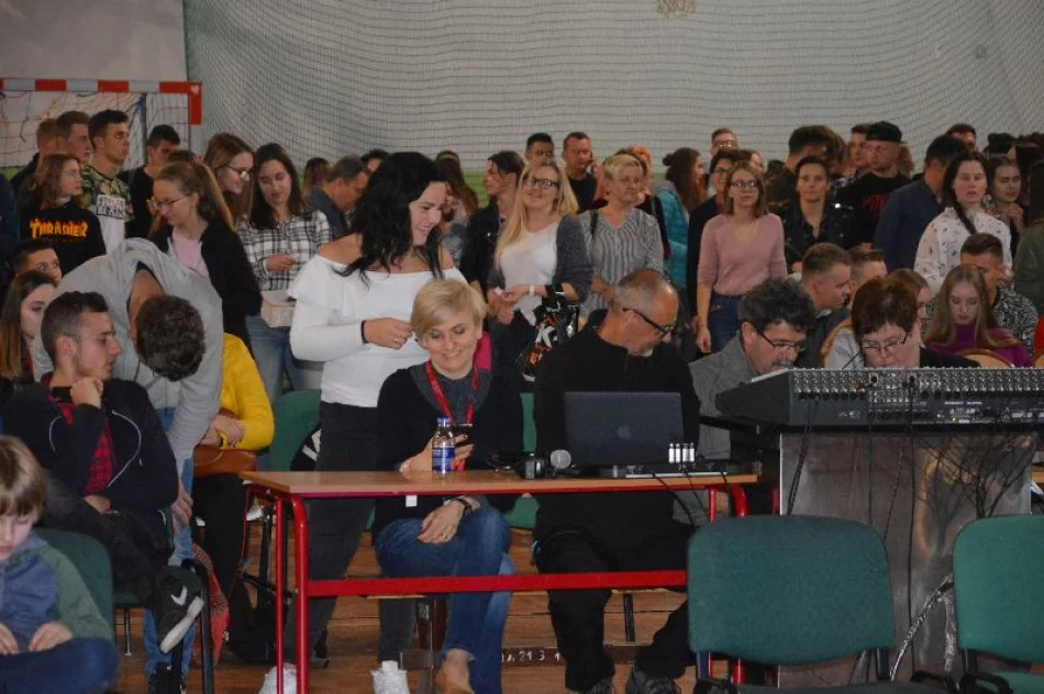 Zagrali dla Konrada – wielki koncert charytatywny w ZSTI - zdjęcie 19